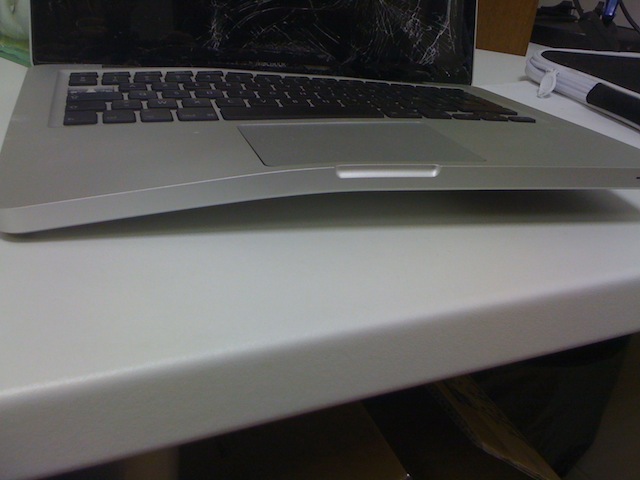 MacBook Unibody plié